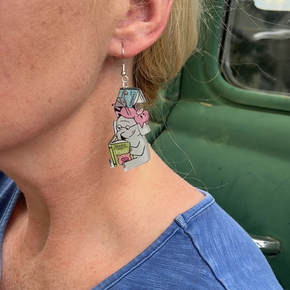 Mo Willems Piggie and Gerald Teacher Earrings - Picture 9 of 13